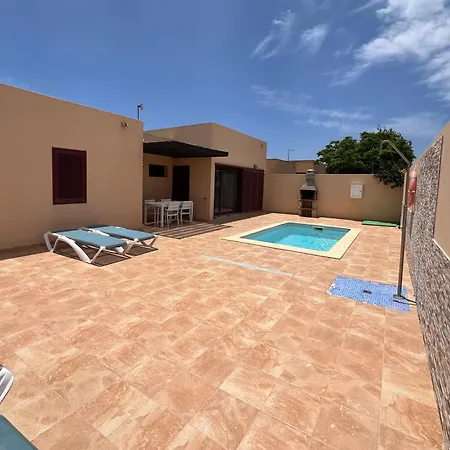 Anahi Corralejo - Cardon 12 Feriehus La Oliva